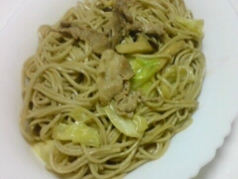 ヤマキめんつゆで作る蕎麦と肉野菜炒め